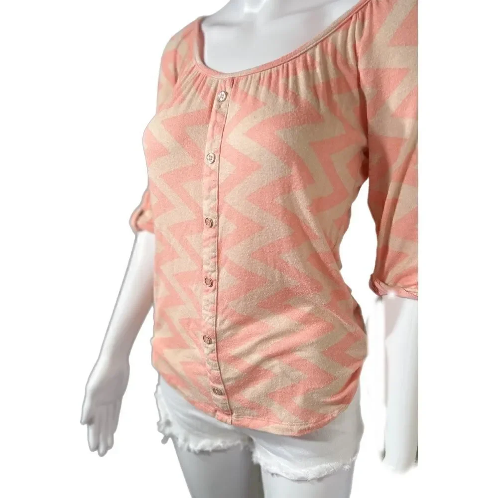 Button Round Hem Knit Top - Picture 3 of 9